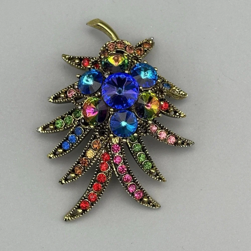 Vintage Weiss Brooch Harlequin Rivoli Unsigned Leaf GORGEOUS RARE